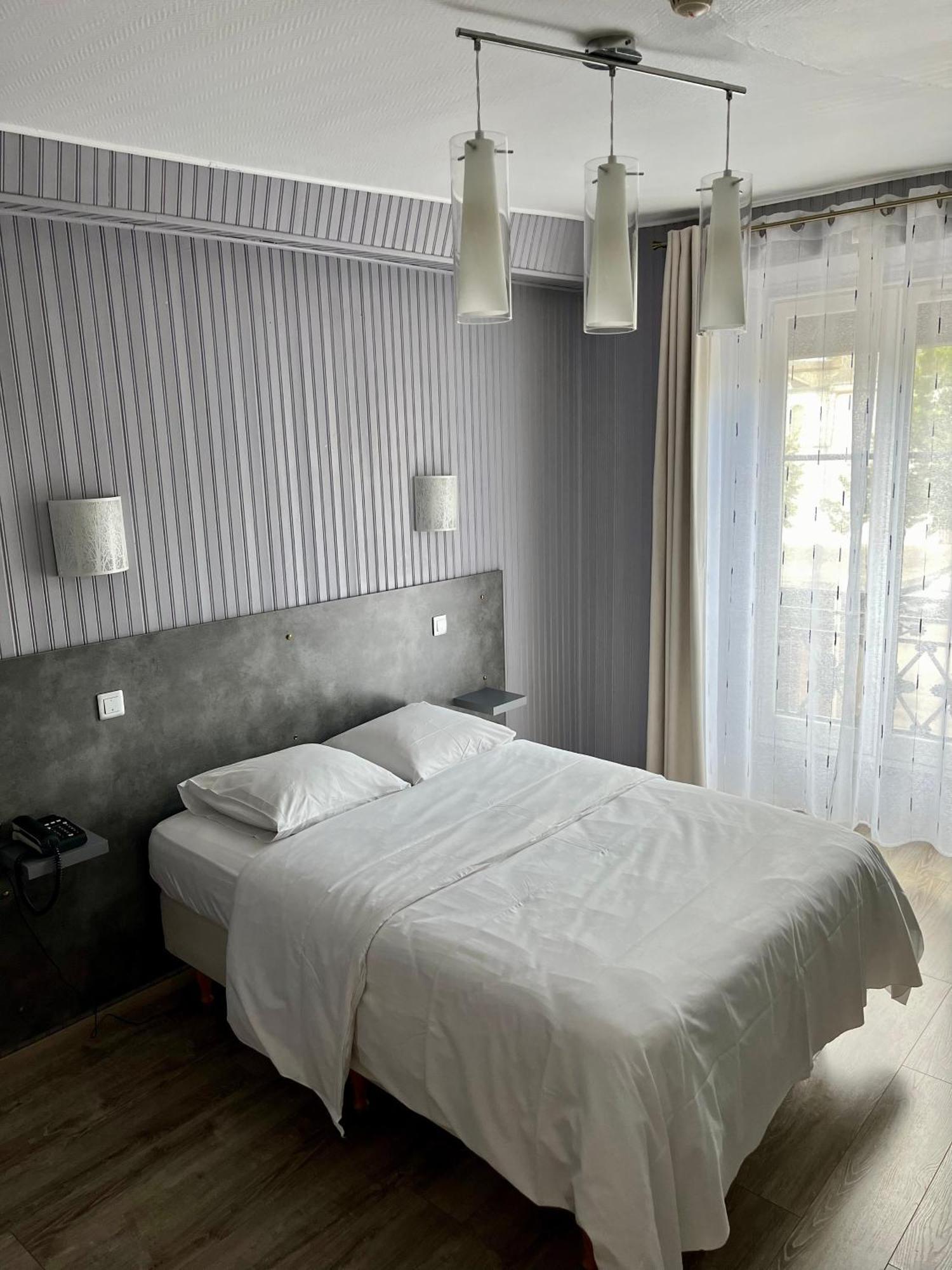 Le Relais De La Poste Otel Pithiviers Dış mekan fotoğraf