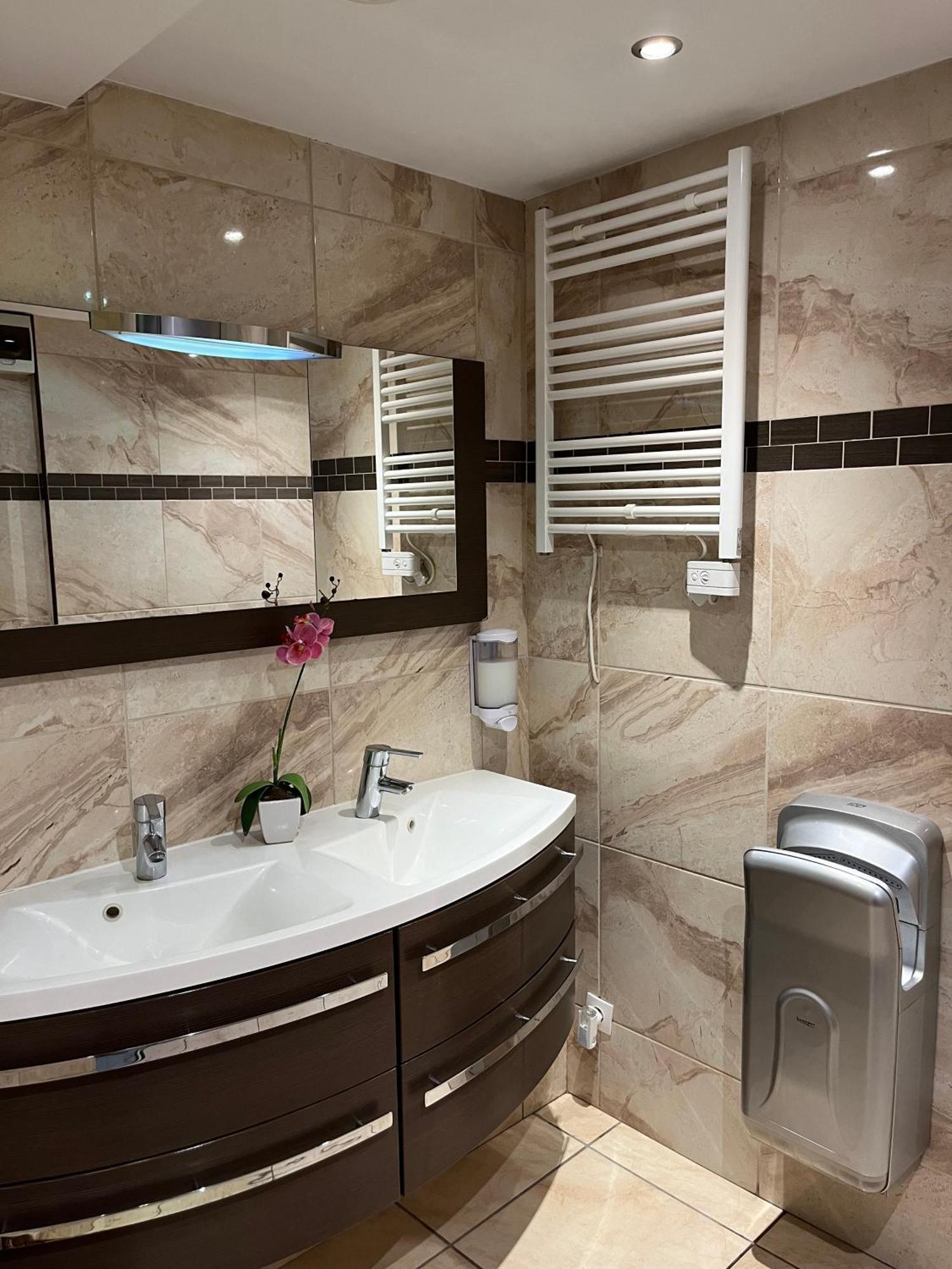 Le Relais De La Poste Otel Pithiviers Dış mekan fotoğraf