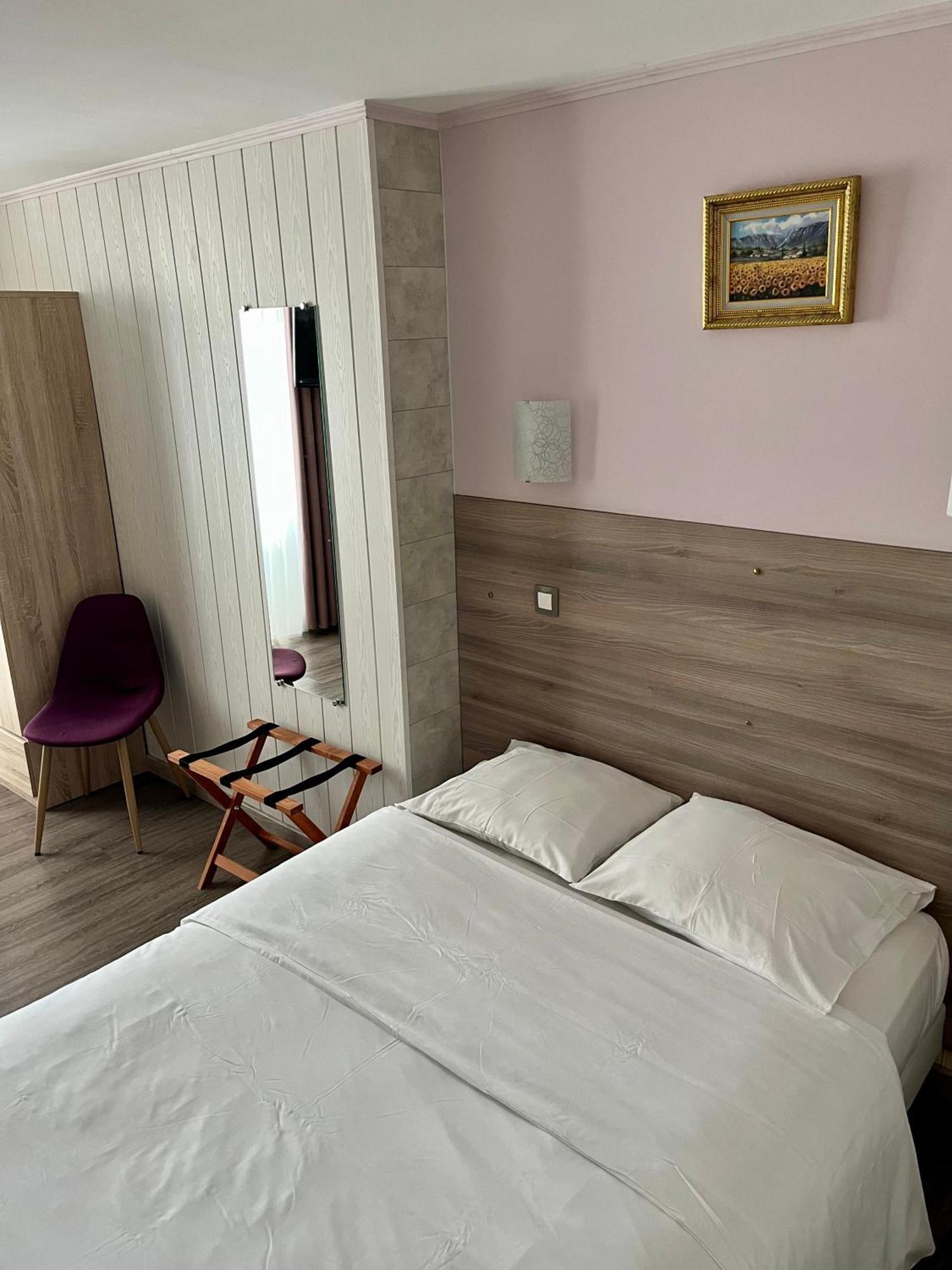 Le Relais De La Poste Otel Pithiviers Dış mekan fotoğraf