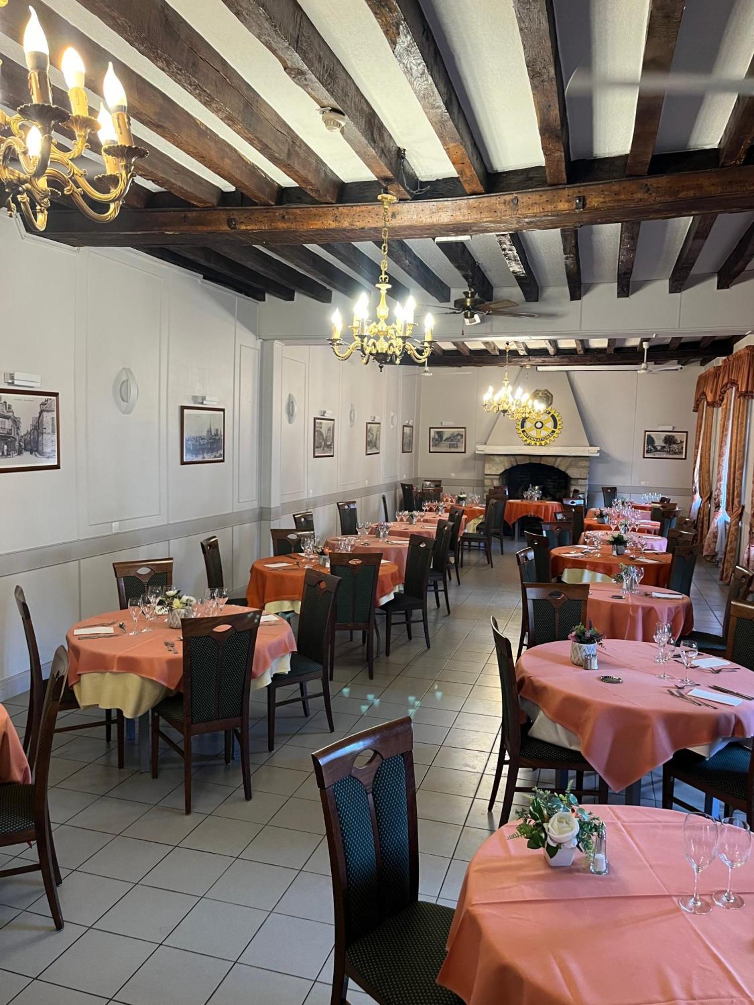 Le Relais De La Poste Otel Pithiviers Dış mekan fotoğraf